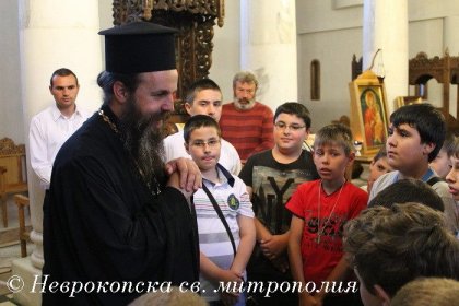 митрополит Серафим с лагерници